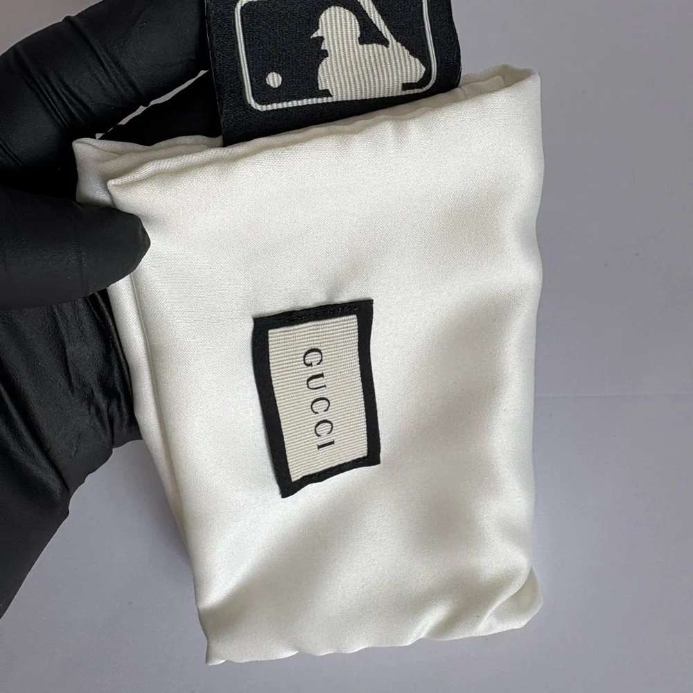 ⚾️ NWT Gucci MLB New York Yankees™ GG Supreme Card Case